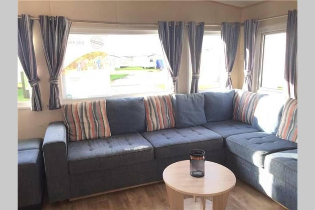 8 berth Caravan at Parkdean Camber Sands Eksteriør billede